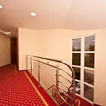Duje فندق 4*