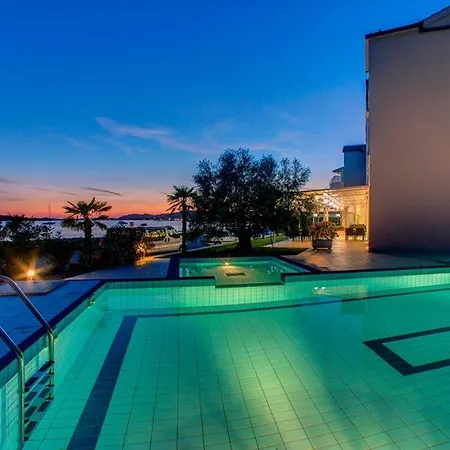 Duje Hotell 4*