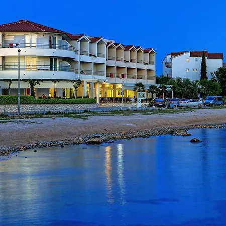 Duje Hotell