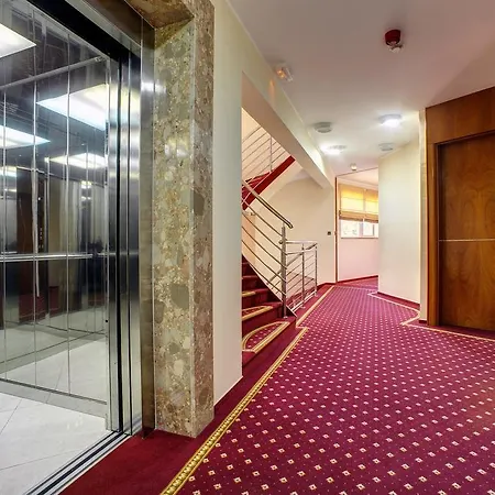 Duje Hotell