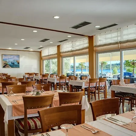 Hotel Duje 4*